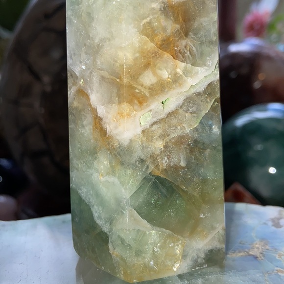 🔥SALE🔥 Green Fluorite Crystal Tower With Sparkles! - Picture 11 of 11